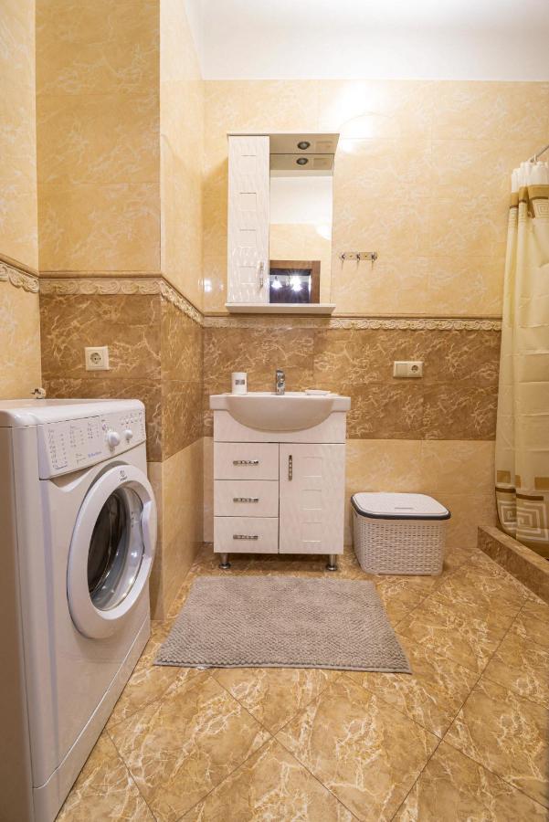 Comfort Apartment Lviv Exterior photo